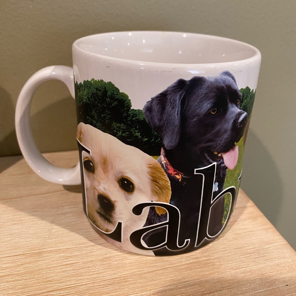 Americaware Labrador Color Relief Mug - Picture 4 of 6